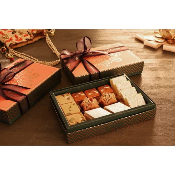 Royal Assorted Sweets Festive Gift Pack 375g